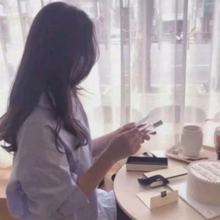 涓
