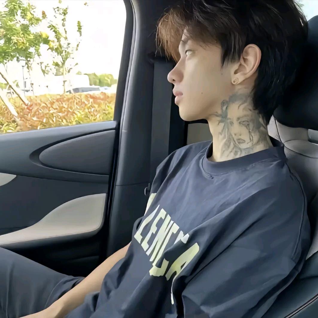 爱 腻.
