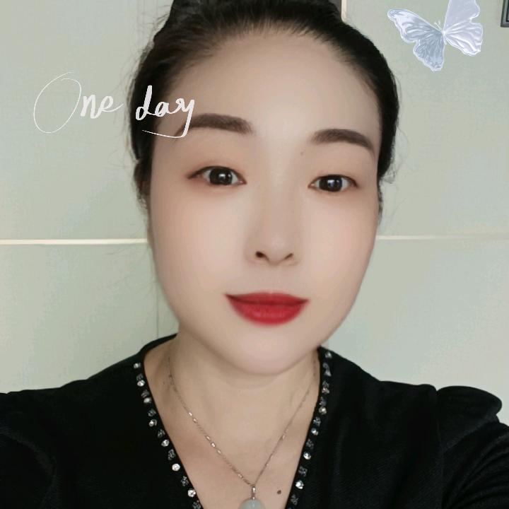 卖顶墙的小杨姐