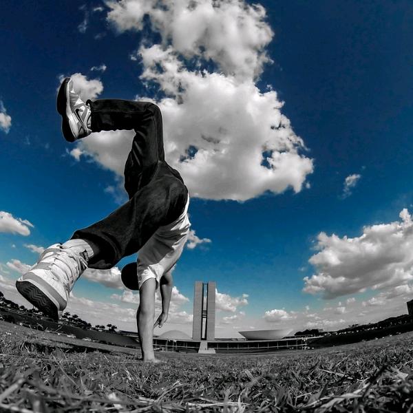 武汉翼行者空翻舞蹈技巧滑雪空翻基地