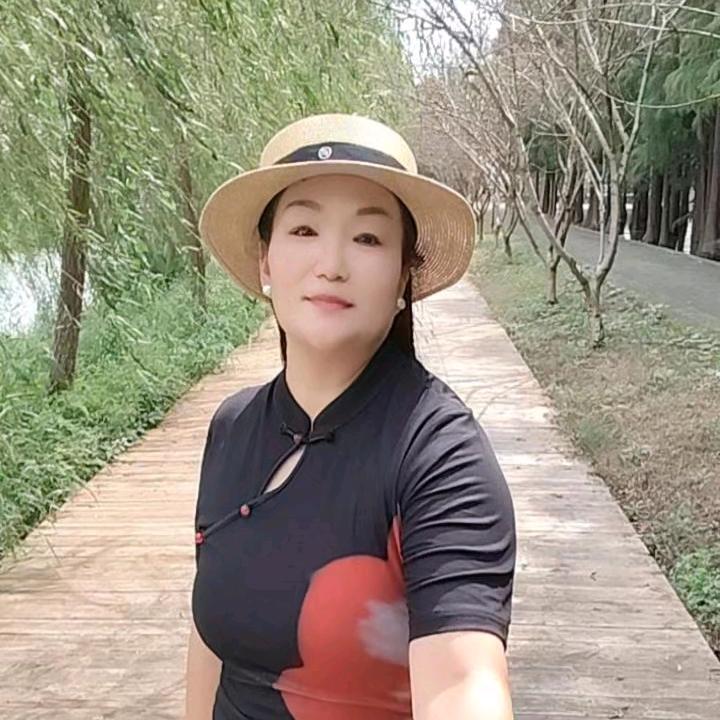 老阿姨🎤（8点半户外走播）