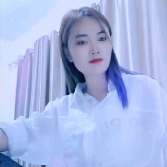 假装坚强♥(｡￫v￩｡)♥