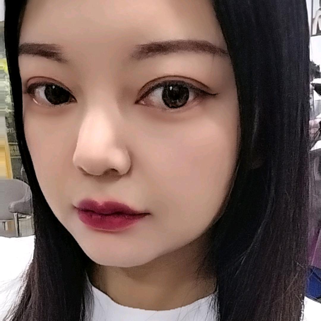宝贝(化妆师)