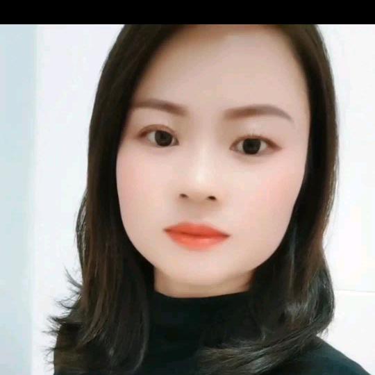 罗霞