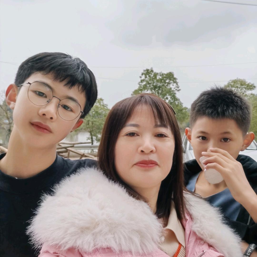 秀子瓷砖建材批发