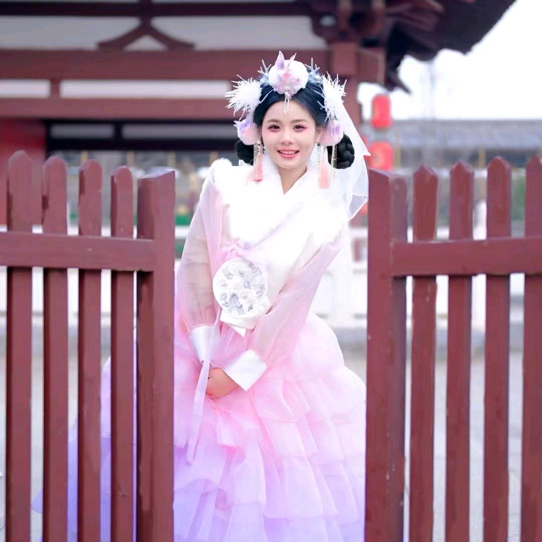 就哭一天到晚嘴停不住