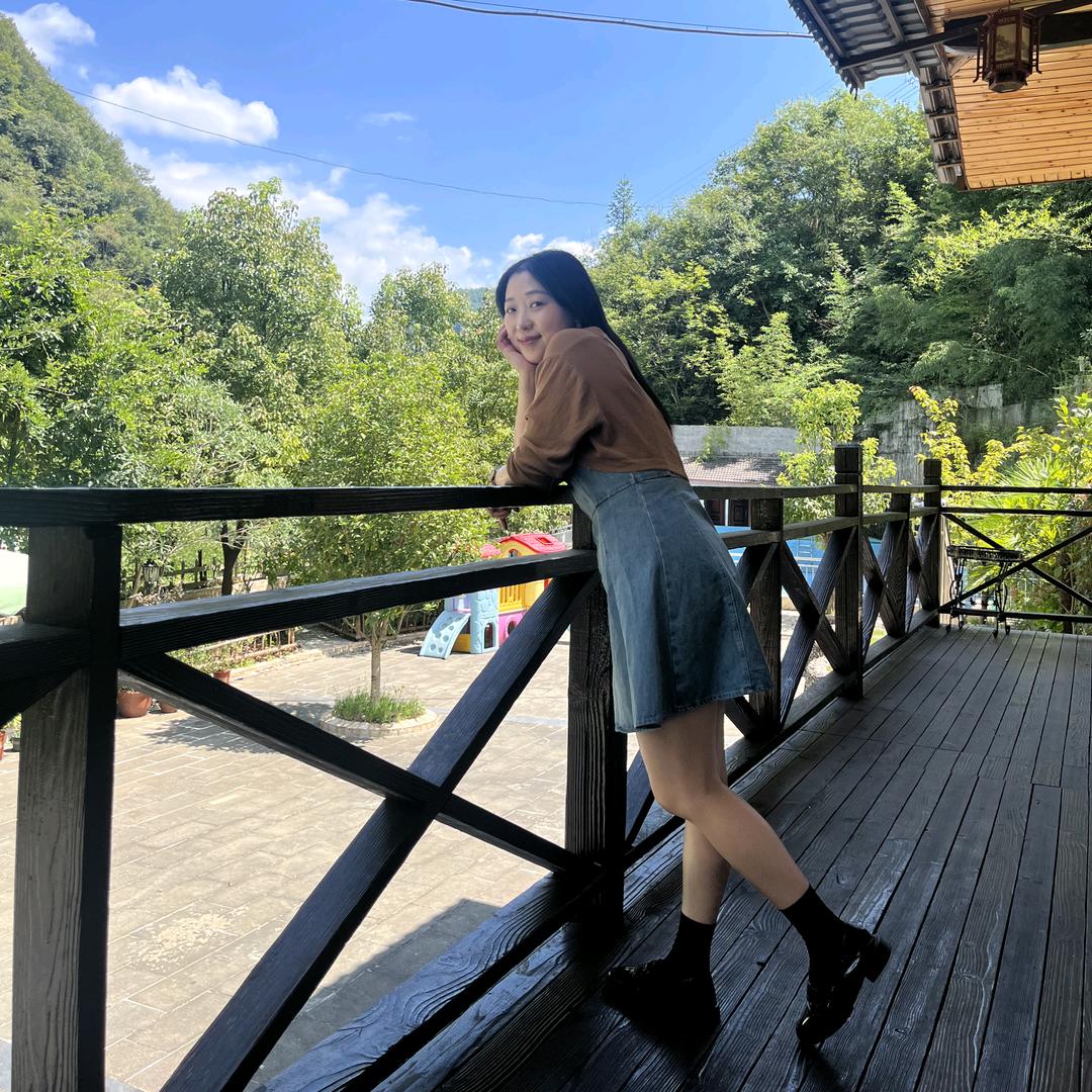 万源化妆师～Lily