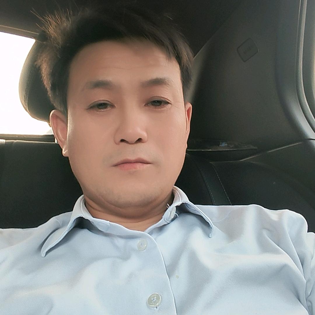 焊接、打磨、抛光的老男人