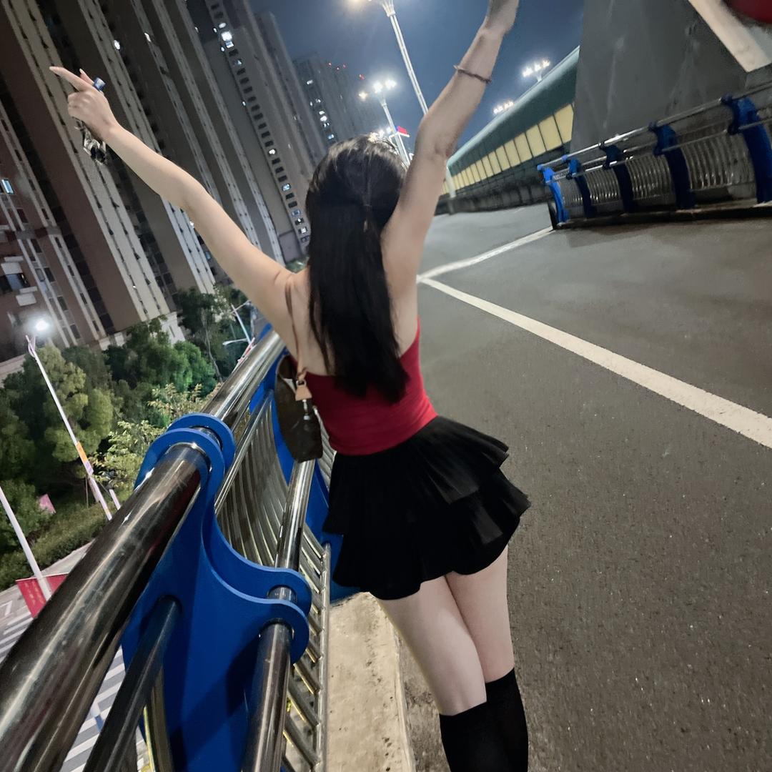 柒月
