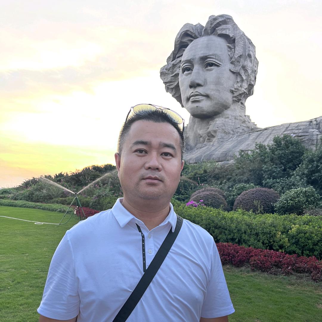 张家界导游阿勇哥