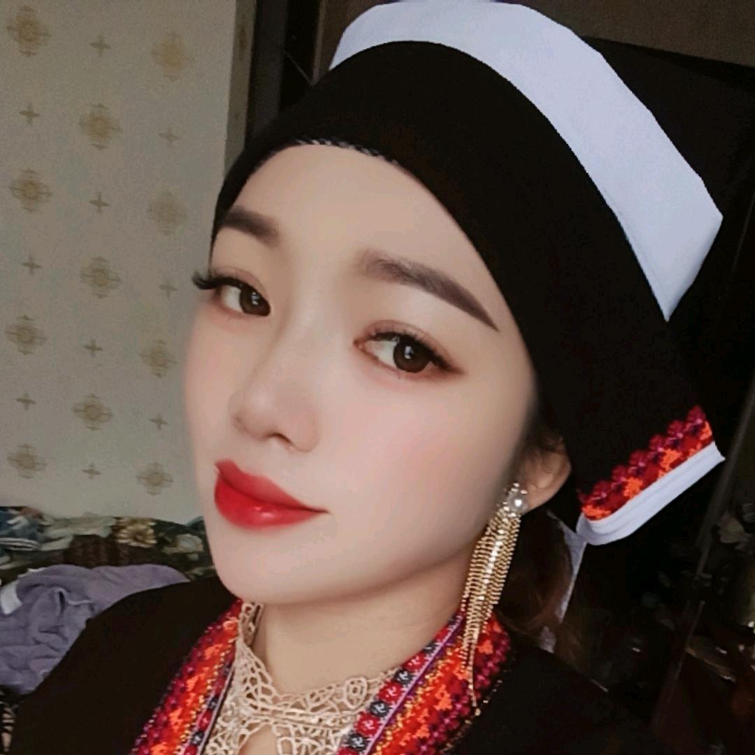 少数民族服装批发零售店《绣衣阁》凌云