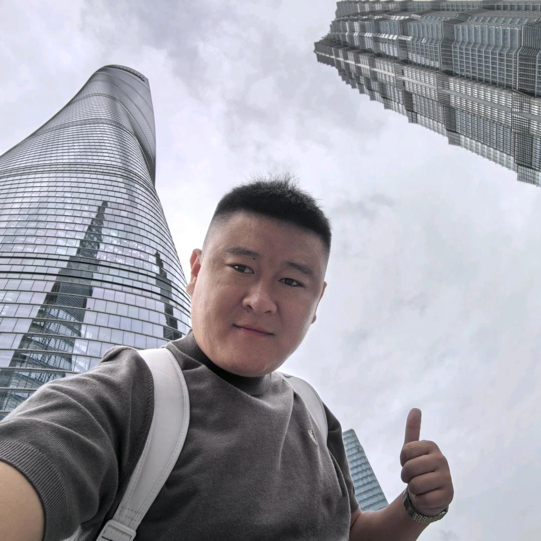 鲍总的商务车