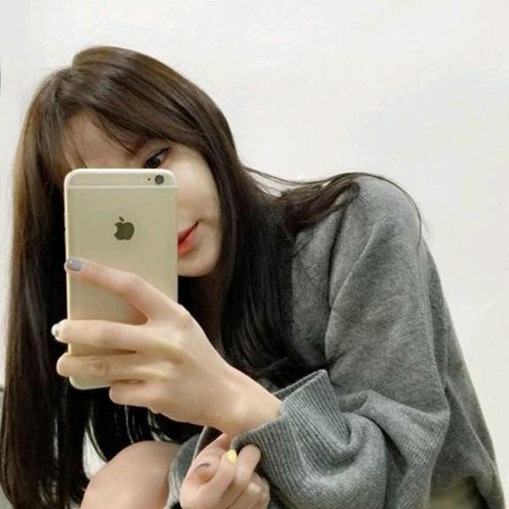 有点小可爱有点小妩媚