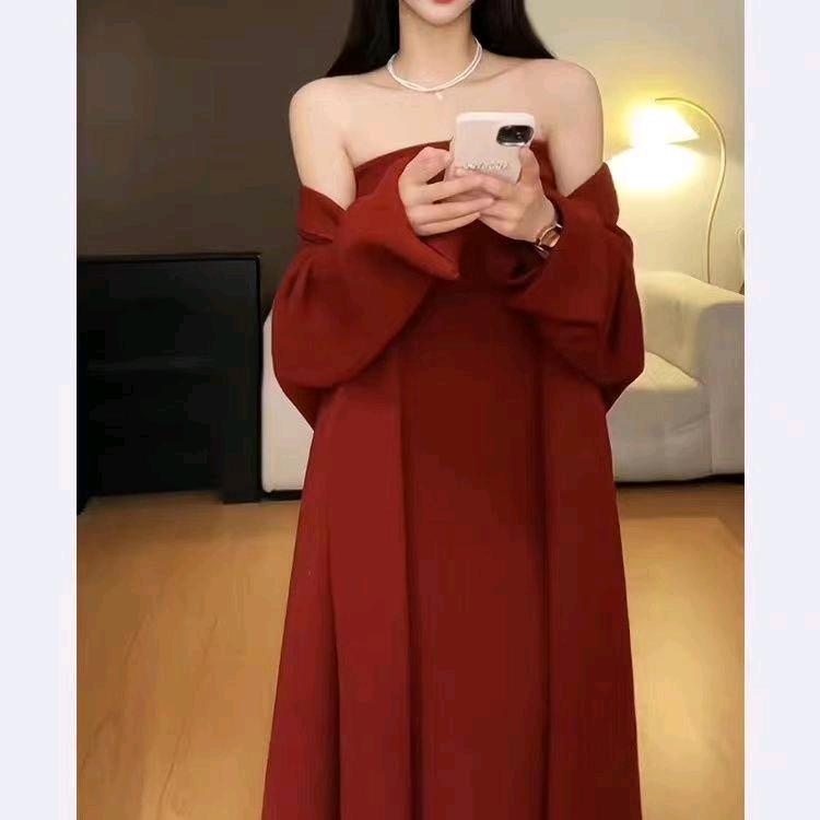29896670667