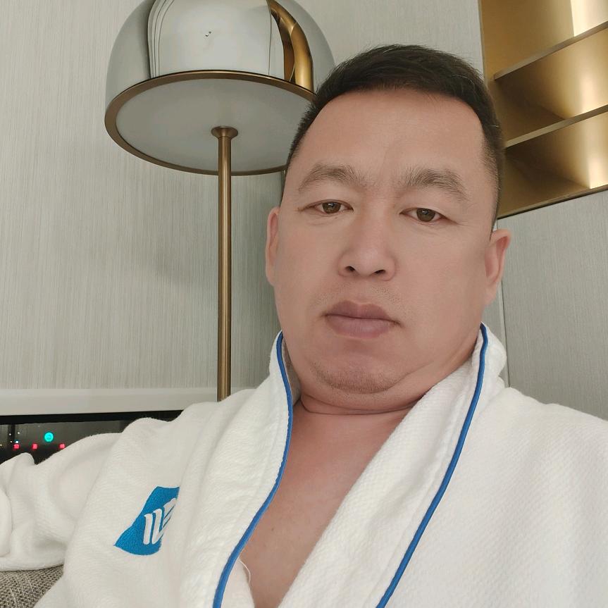 鲜右河哥