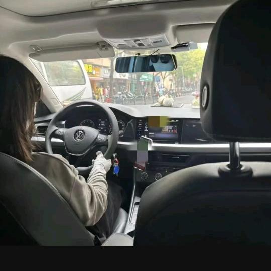 信阳网约女司机