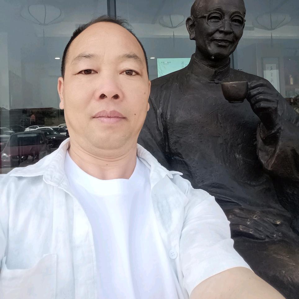 强哥的低调。