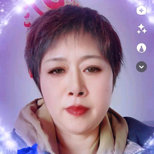 韩丽，