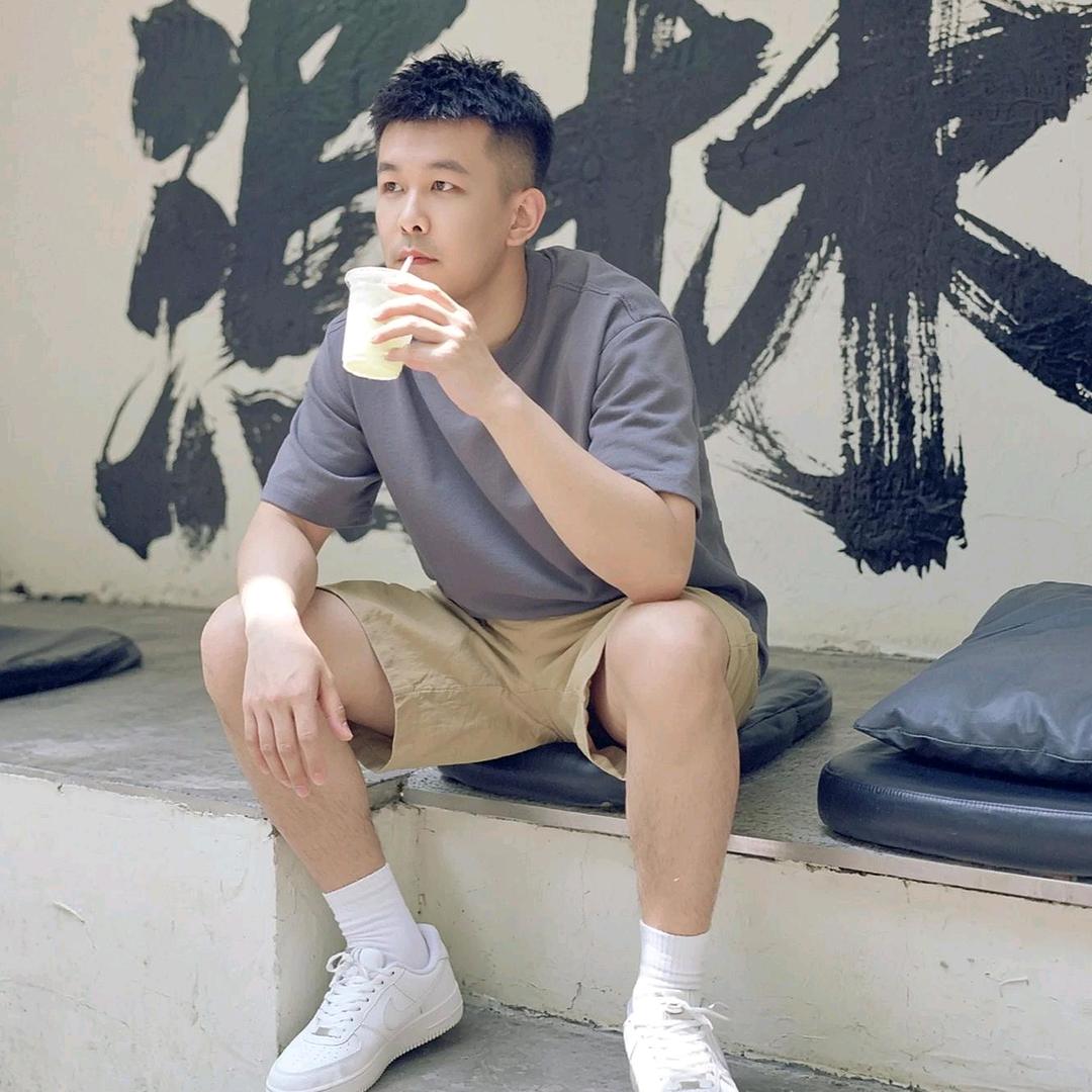 李拜天