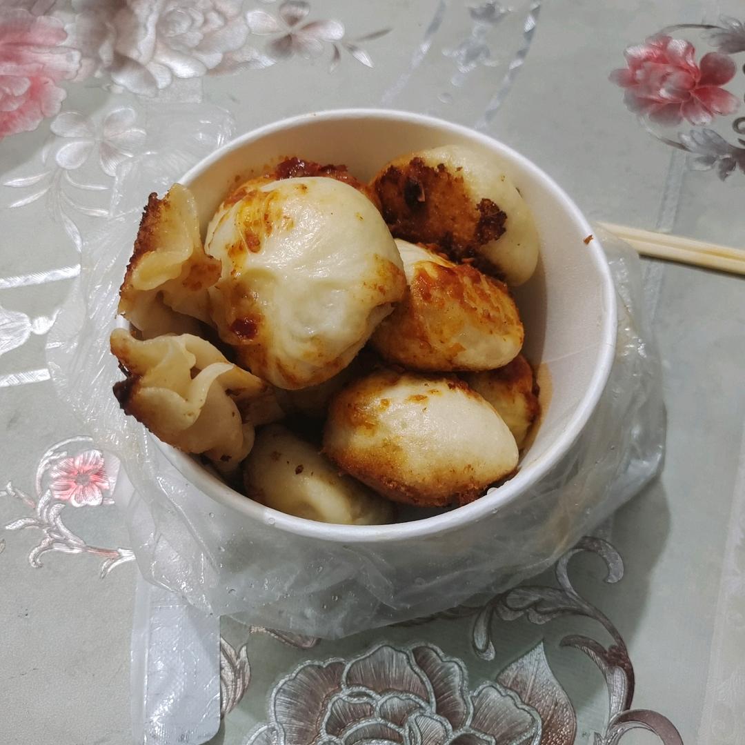 一碗包子