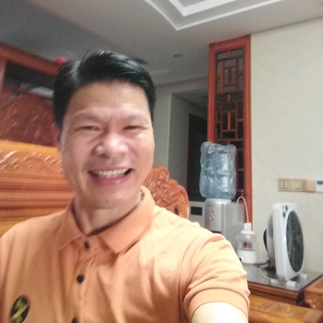 石头户外唱歌