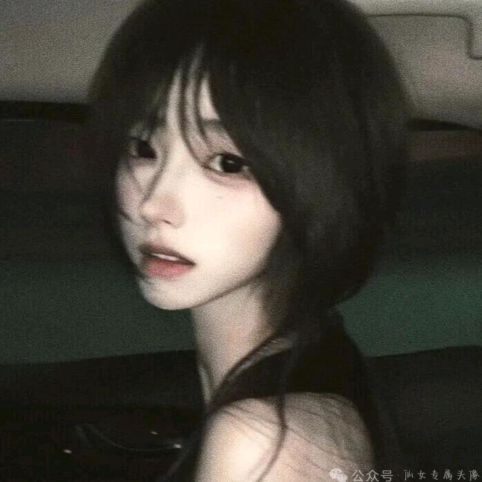 江江.