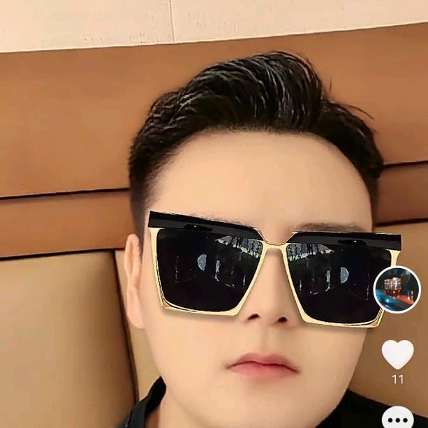 他叫米小峰啊，（ദ്ദി˶•̀֊•́)✧