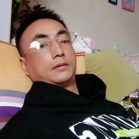利伟