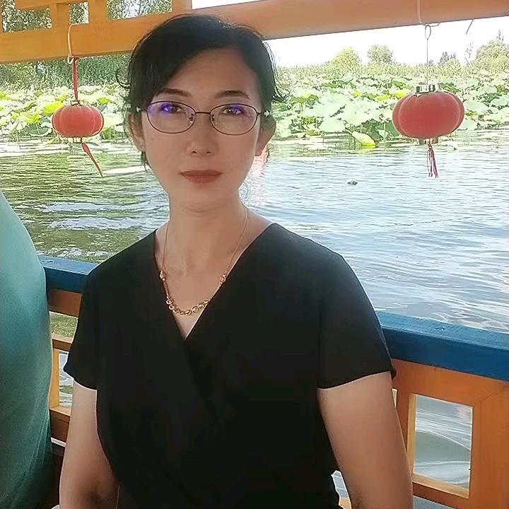 月初儿