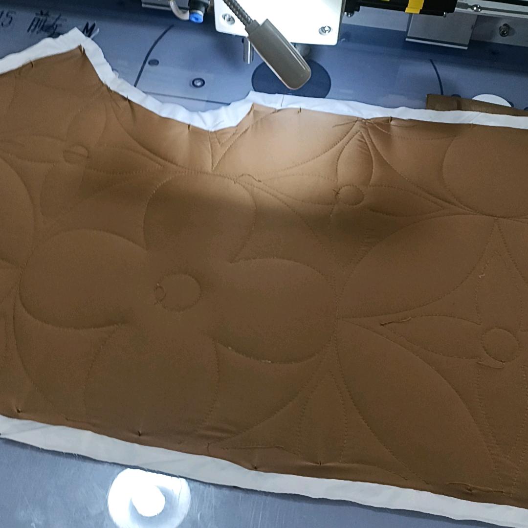 专业全自动模板绗线加工