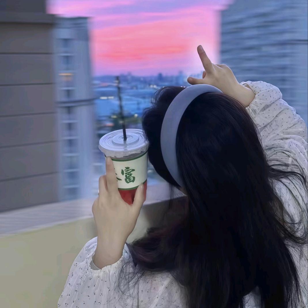 掐住一只小呆橘