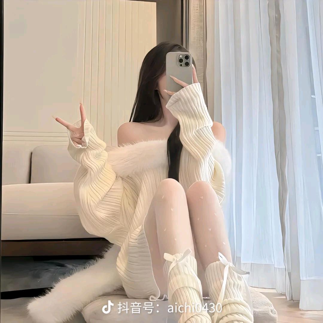 8月
