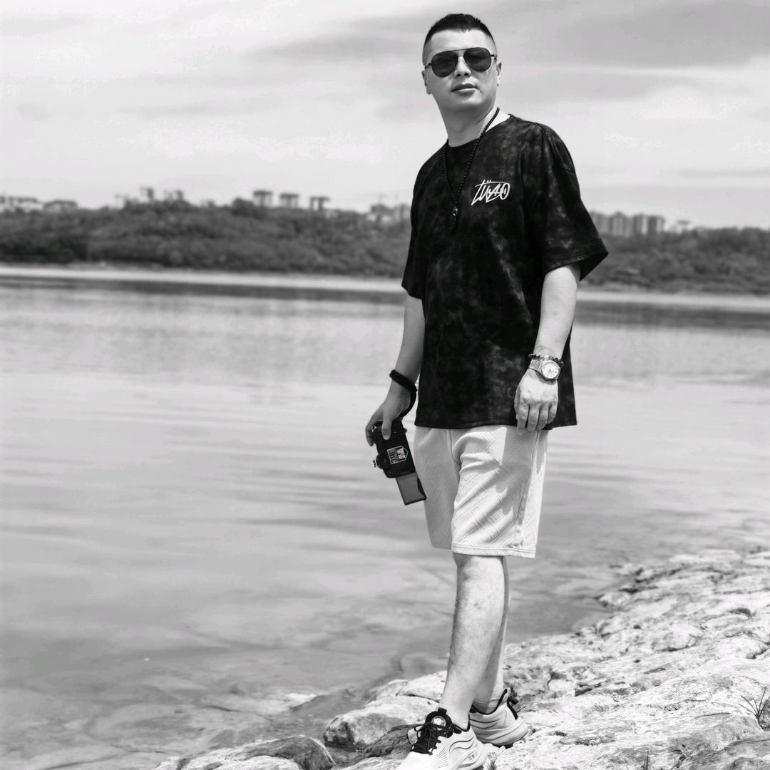 卖房子的阿其