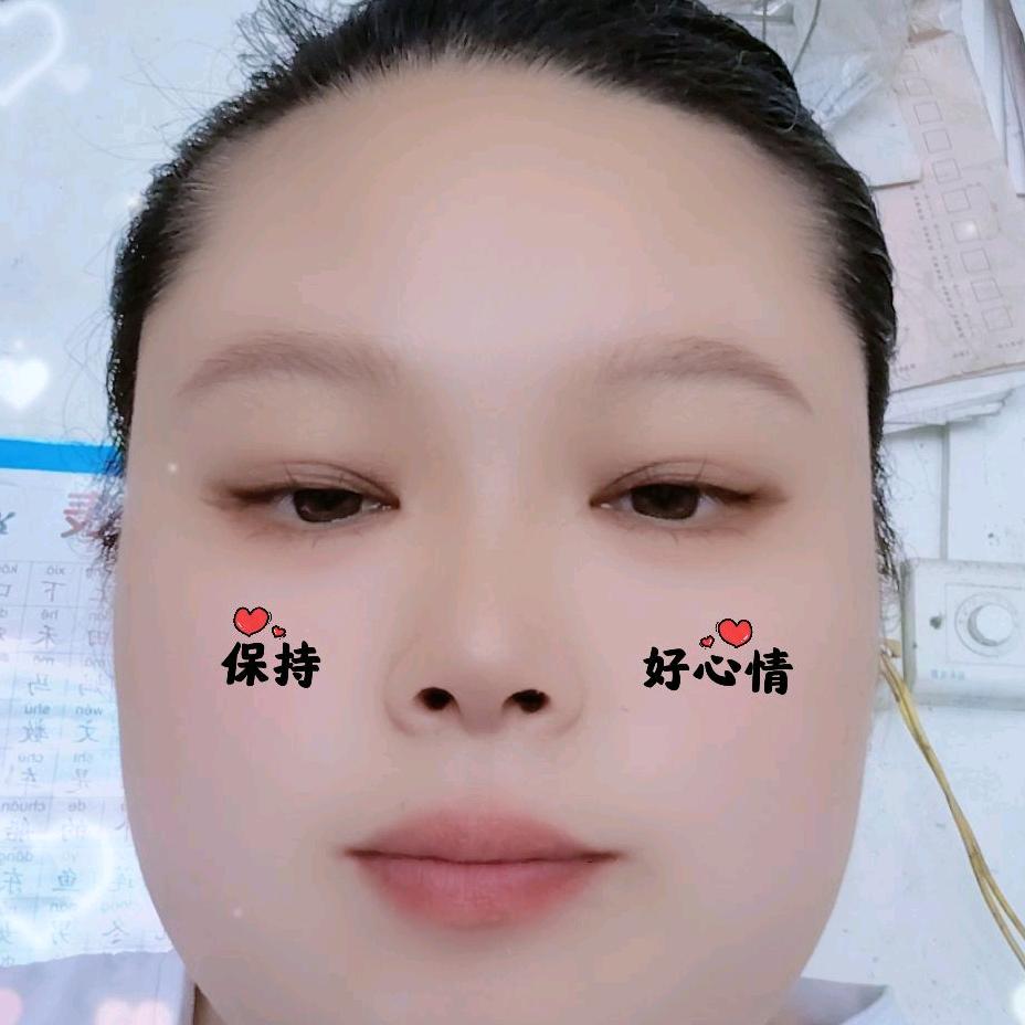 周女士
