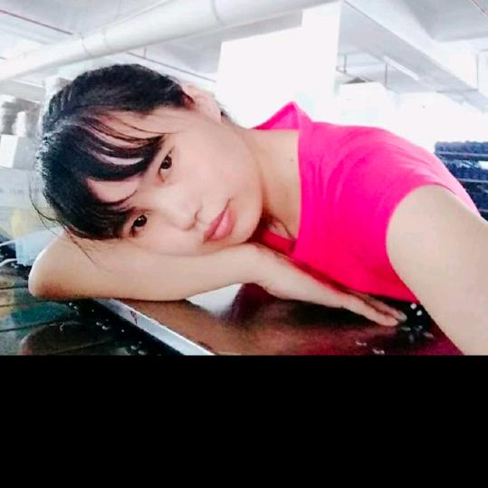 快乐的小女人