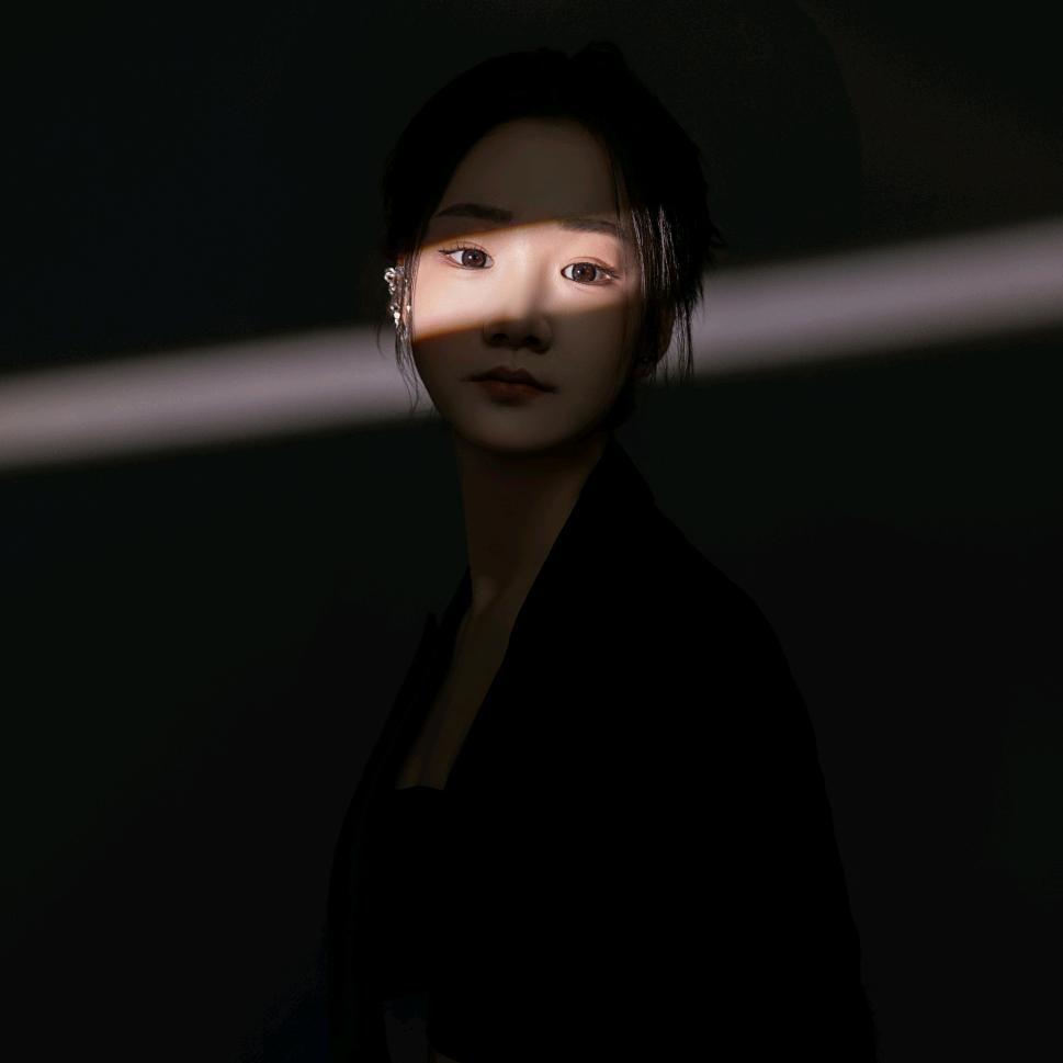 彤彤.