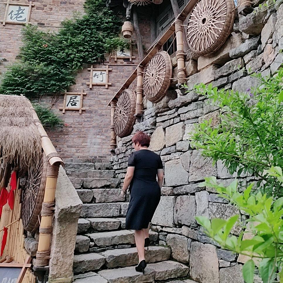 四姐（拒绝私聊）