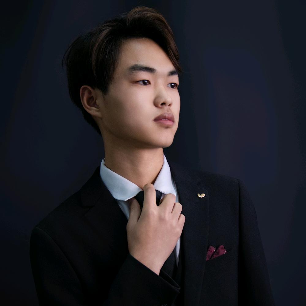 主持🍫李言🍫