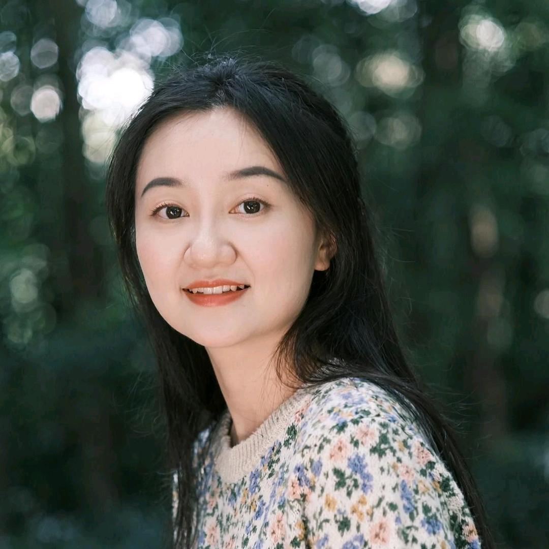 卖窗帘的小女孩👧🏻