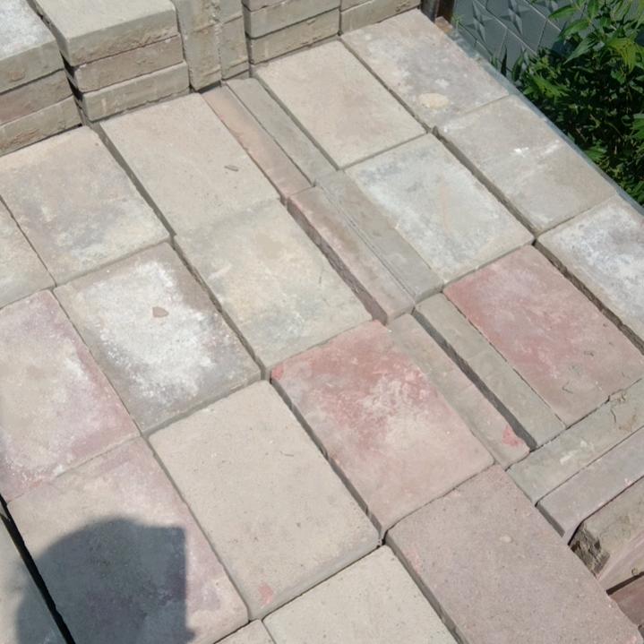 老金专业收，售透水砖，广场砖。