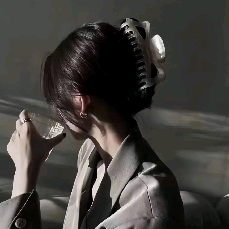 逗逗.
