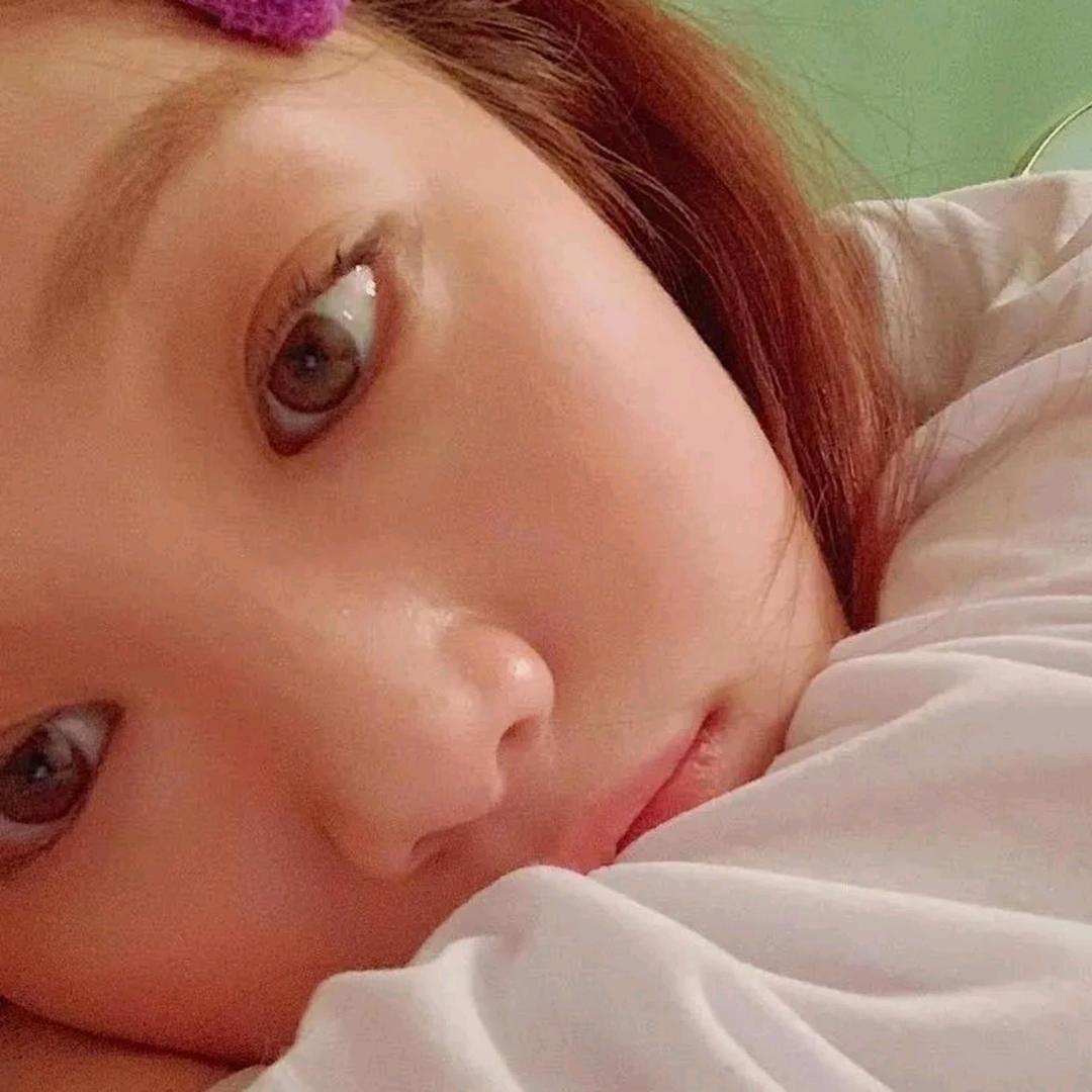 爱充女孩的小话费