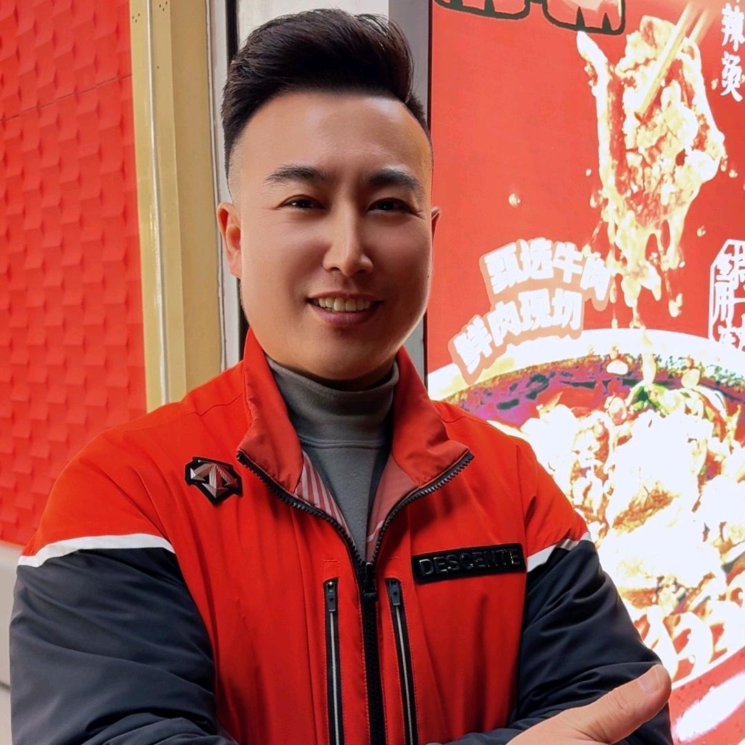 红砖墙石锅麻辣烫