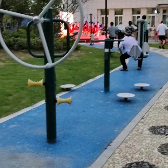雨后彩红