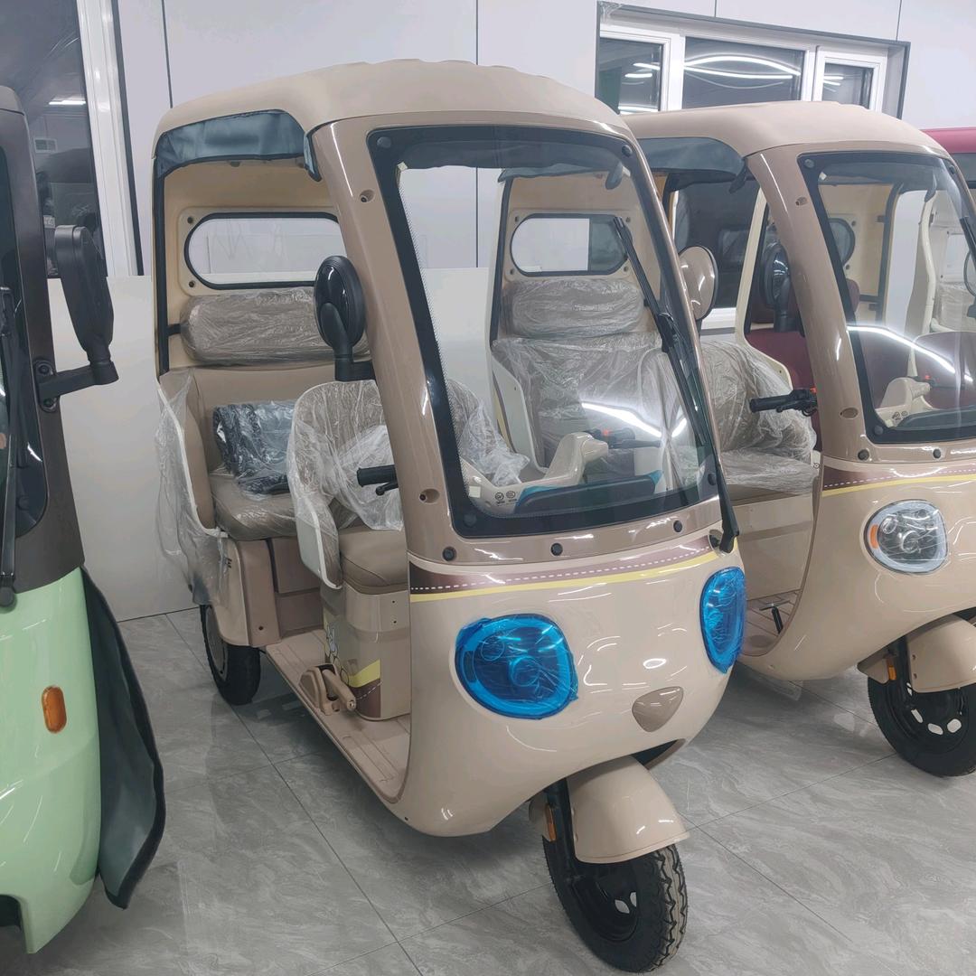 鸿盛电动三轮车厂家