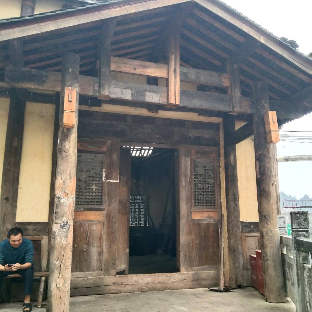 鸿哥