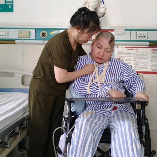 苦命的母子