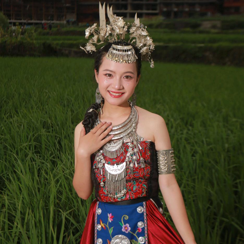 余苗苗