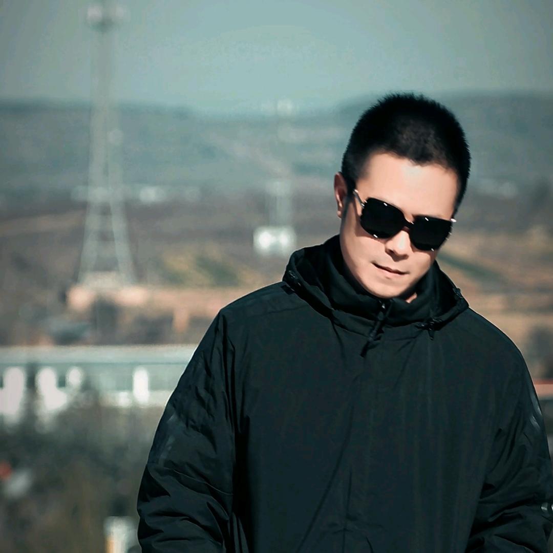 胡渣大叔🎬