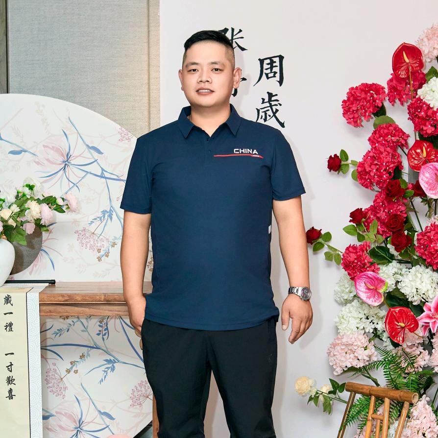 雄安家跃汽车   大龙